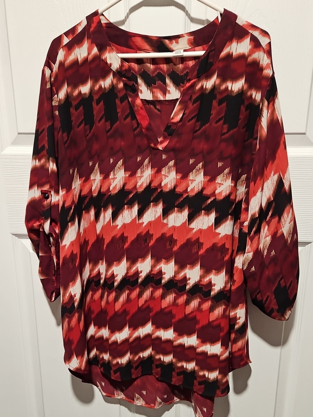 Catos Women’s Red Patterned V-Neck Blouse 22/24W